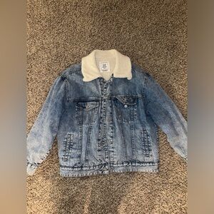 PULL AND BEAR denim jacket with fur inside